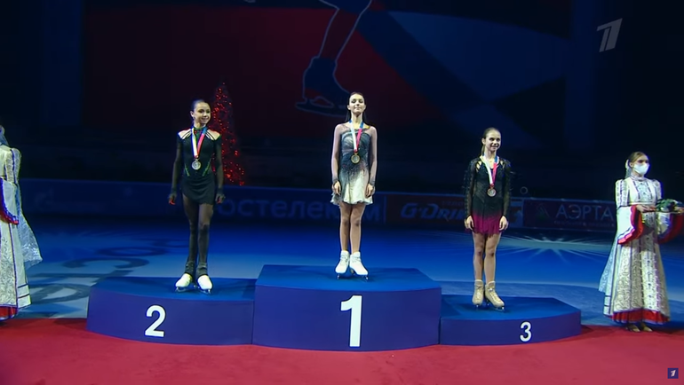 Звезды России: Щербакова, Валиева и Трусова получили медали чемпионата. Видео