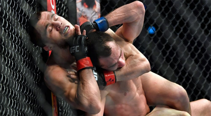 Умар Нурмагомедов досрочно победил Сергея Морозова на UFC on ESPN 20 в Абу-Даби