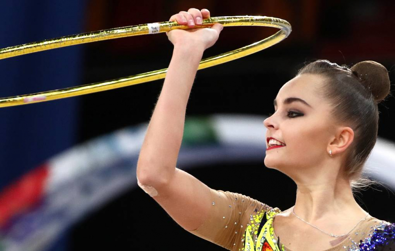 Арина Аверина стала чемпионкой России по художественной гимнастике в упражнении с обручем  